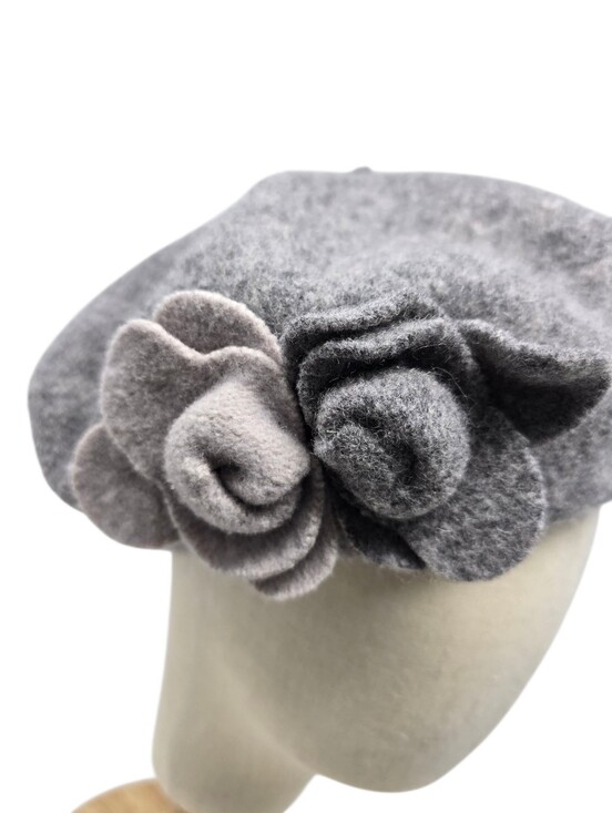 Vintage Felted Wool Beret With Rosette Embellishment One Size Gray main image 5